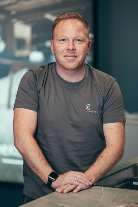 Felix Müller, Küchenmonteur