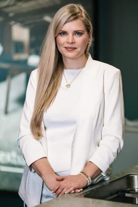 Ingrid Petratzek, Assistentin der Geschäftsführung